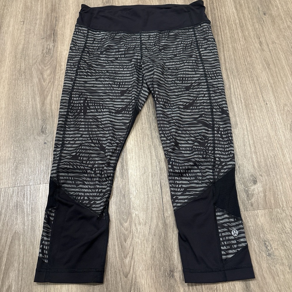 Lululemon Print Capri Leggings